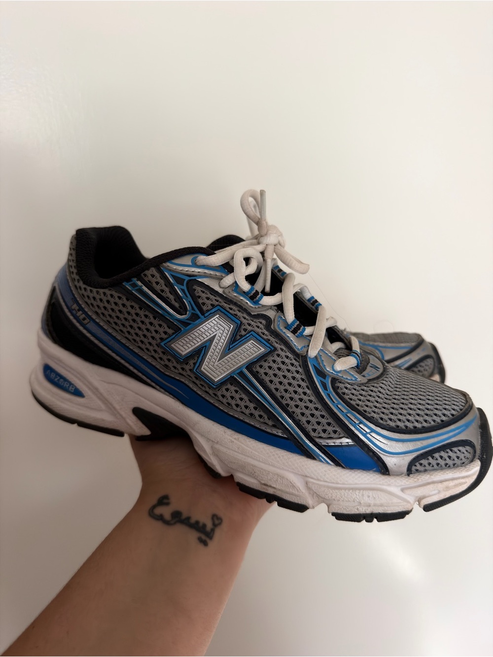 New Balance Men's Gray, Blue & White Athletic Running Sneakers